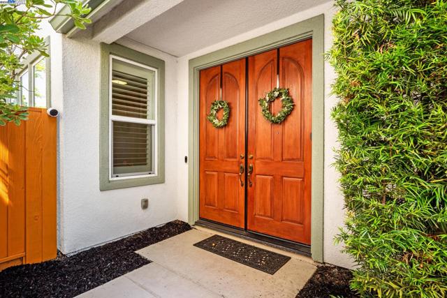 1736 Cottswald St, Danville CA: https://media.crmls.org/mediaz/bd48a52d-0d0c-4626-b58b-d0c9078ca49c.jpg