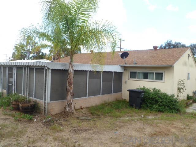 553 Sears Ave, San Diego CA: https://media.crmls.org/mediaz/bd49729e-0689-48e5-8662-e1a587255057.jpg