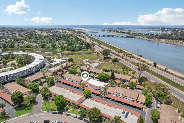 4352 Loma Riviera Court, San Diego CA: https://media.crmls.org/mediaz/bd49a072-f469-47bc-9388-0c04053b9e33.jpg