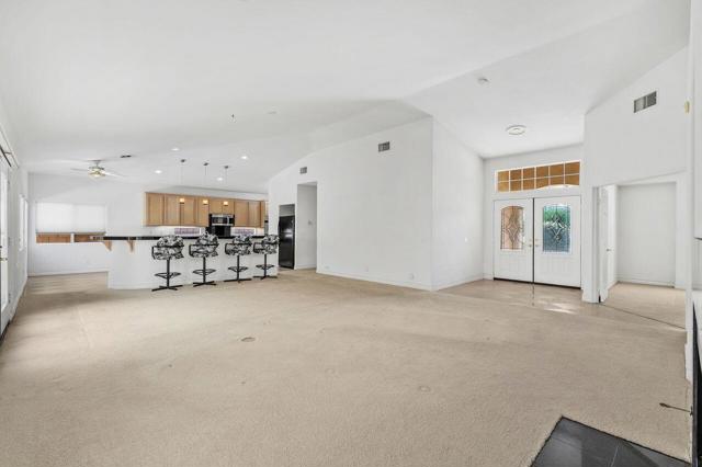 80222 Spanish Bay Drive, Indio CA: https://media.crmls.org/mediaz/bd4a0b5d-55fb-4edd-85a6-5f4094e7580b.jpg