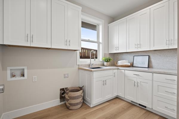 575 Seymour Street, Half Moon Bay CA: https://media.crmls.org/mediaz/bd4bd5af-5a4b-47af-ae52-eba9d9e1f046.jpg