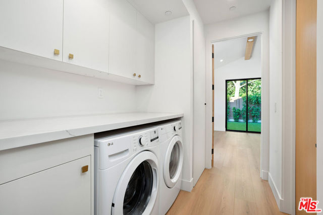 5662 Winnetka Avenue, Woodland Hills CA: https://media.crmls.org/mediaz/bd4bfd06-7df4-4fd0-aca7-3e0480a34602.jpg