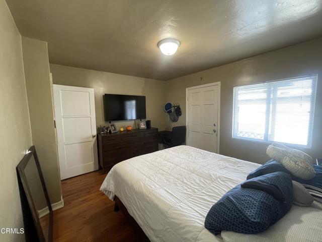 136 S Roosevelt Avenue, Oxnard CA: https://media.crmls.org/mediaz/bd4bff59-a9d9-48bd-b850-358923b80f00.jpg