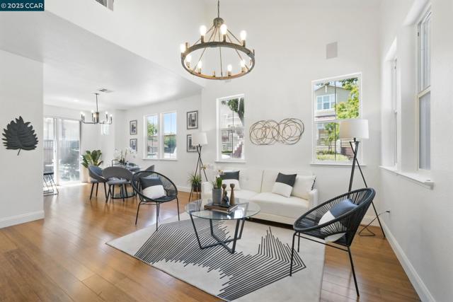 10708 Prince Royal Ct, Oakland CA: https://media.crmls.org/mediaz/bd4c15a9-7184-4adf-9d10-e9e0bd2df9dd.jpg