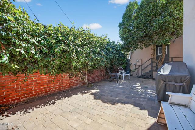 3025 Ocean Drive, Oxnard CA: https://media.crmls.org/mediaz/bd4c855d-44ea-44d1-b325-348bd5ff268e.jpg