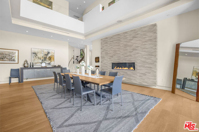 2501 Zorada Drive, Los Angeles CA: https://media.crmls.org/mediaz/bd4d1239-dbf2-4d9c-bd64-71fbf709ea7b.jpg