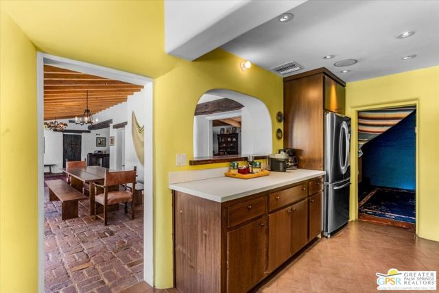 1011 E El Alameda, Palm Springs CA: https://media.crmls.org/mediaz/bd4ef133-a253-48d0-a66c-859fdfddc36a.jpg