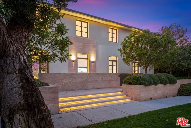 623 Alma Real Drive, Pacific Palisades CA: https://media.crmls.org/mediaz/bd4f041f-1b9f-4dd1-a112-8e08c99f2a0c.jpg