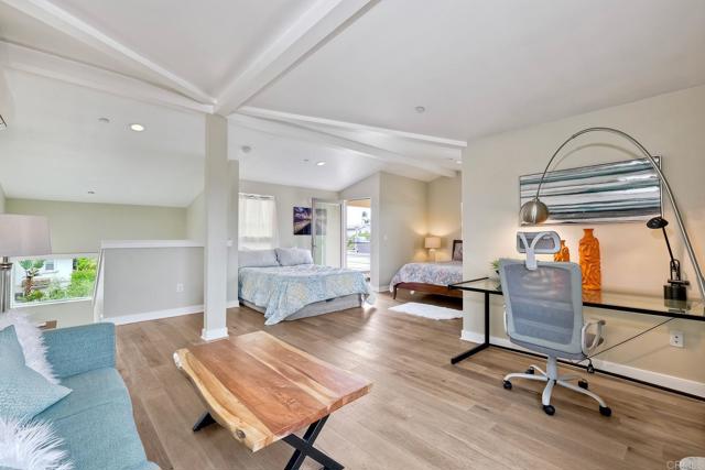 295 Chinquapin Ave, Carlsbad CA: https://media.crmls.org/mediaz/bd4f54a1-6daf-4c55-a89b-a9b05e4333c3.jpg