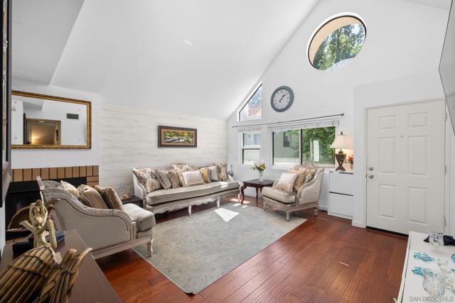 17885 Caminito Pinero, San Diego CA: https://media.crmls.org/mediaz/bd4fd00d-7b63-4ff0-90d2-a7613f2a3210.jpg