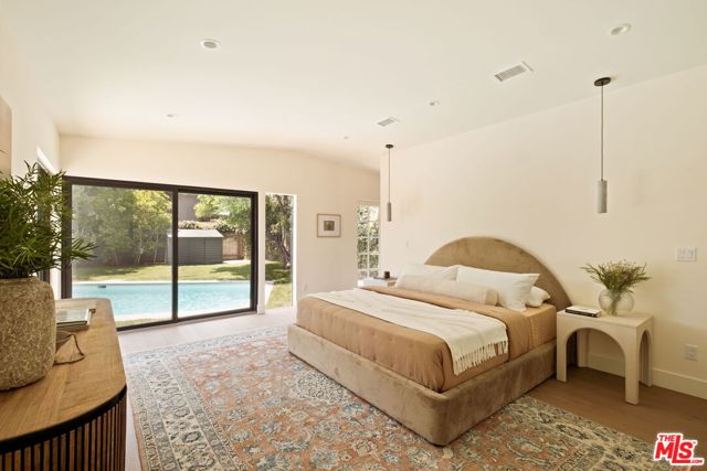 7401 Costello Avenue, Van Nuys CA: https://media.crmls.org/mediaz/bd4ff1c9-a90a-4a66-bd11-140fa82e836b.jpg