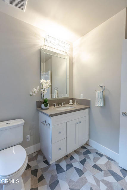 719 S Marengo Avenue, Pasadena CA: https://media.crmls.org/mediaz/bd50070d-99c4-4df5-b646-9e1af4d3428a.jpg
