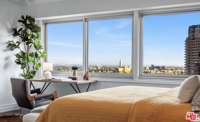 10450 Wilshire Boulevard, Los Angeles CA: https://media.crmls.org/mediaz/bd5047ed-5f64-4a5f-a276-1efccf0d8efd.jpg