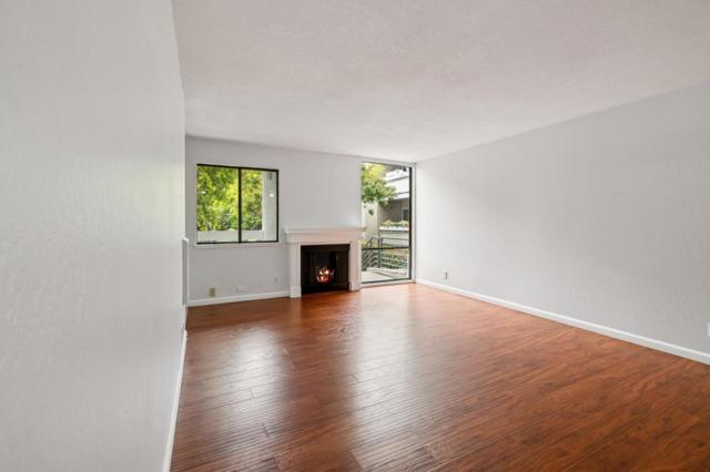 1061 Beach Park Boulevard, Foster City CA: https://media.crmls.org/mediaz/bd50ec5f-87dc-47e1-86b5-9303c9a47e01.jpg