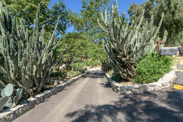 Detail Gallery Image 2 of 75 For 11461 Riverwood Dr, Sunland,  CA 91040 - 3 Beds | 2 Baths