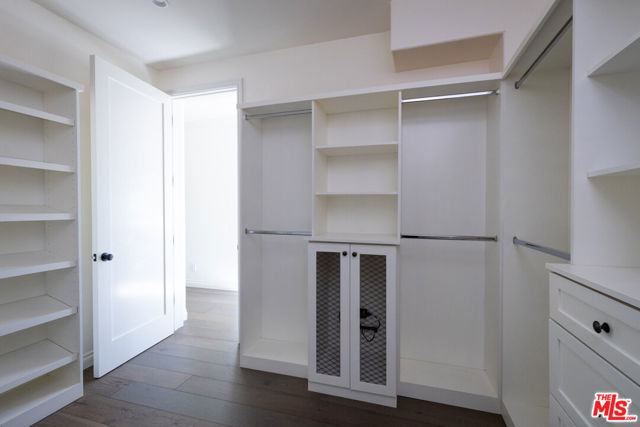 735 N Stanley Avenue, Los Angeles CA: https://media.crmls.org/mediaz/bd516821-8878-41ce-bcb0-2ea43a8aa273.jpg
