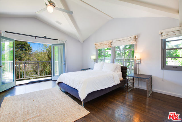 449 Westbourne Drive, West Hollywood CA: https://media.crmls.org/mediaz/bd5212d1-563b-4f80-b7f6-06678fe207c9.jpg