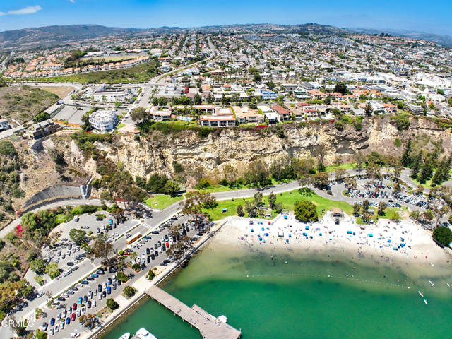 24242 Santa Clara Avenue, Dana Point CA: https://media.crmls.org/mediaz/bd525538-b491-425b-9dc2-b482186fbb84.jpg