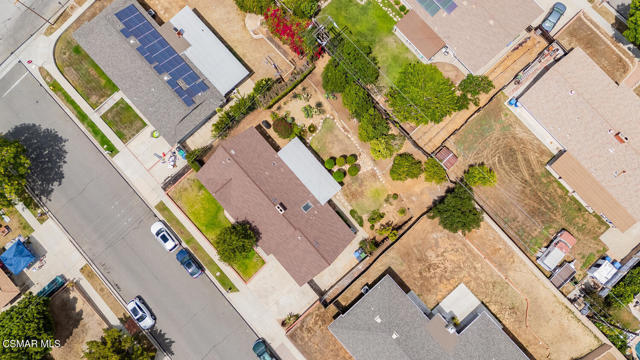 3317 Dalhart Avenue, Simi Valley CA: https://media.crmls.org/mediaz/bd52fdc3-36b8-4b91-98c2-b1a9b72d9a37.jpg