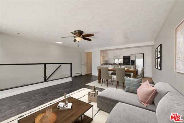 11770 Pacific Coast Highway, Malibu CA: https://media.crmls.org/mediaz/bd5337c6-eecf-4fff-9c59-5233736ef9b9.jpg
