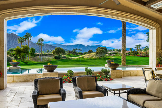 Image 60 of 102 For 52977 Via Dona