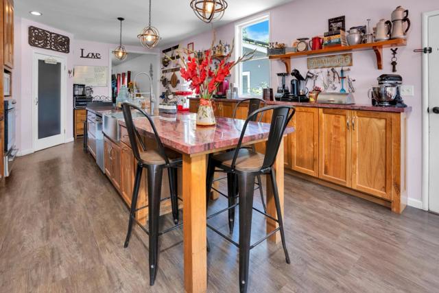 2165 Cox Road, Aptos CA: https://media.crmls.org/mediaz/bd552fdb-7130-48e5-8932-5a91bd4403af.jpg
