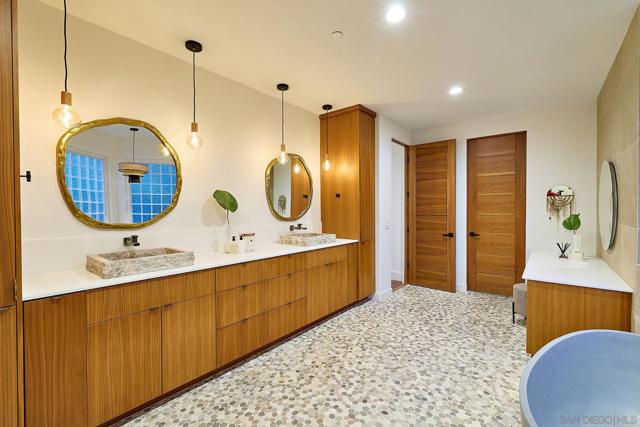 1749 Noma Lane, Encinitas CA: https://media.crmls.org/mediaz/bd5596a2-022d-43e5-bc4d-4b4579f9f01d.jpg