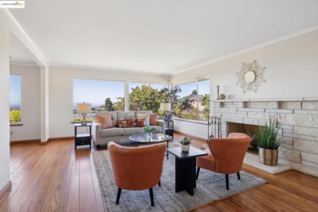 1657 Clearview Dr., San Leandro CA: https://media.crmls.org/mediaz/bd561763-f528-46dd-acbf-a0c56400aad7.jpg