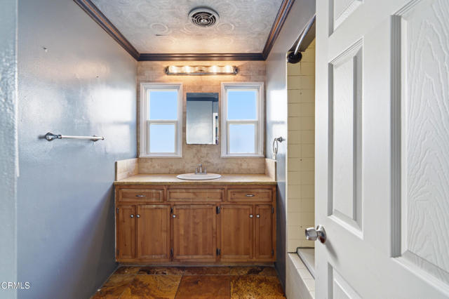 Detail Gallery Image 16 of 27 For 255 Douglas Ave, Oxnard,  CA 93030 - 2 Beds | 1 Baths