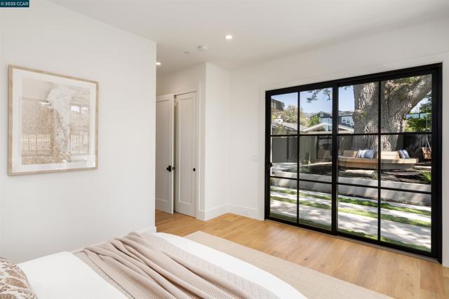 238 Cameo Dr, Danville CA: https://media.crmls.org/mediaz/bd5752d1-7cd1-4e52-999a-f0e8722006cb.jpg