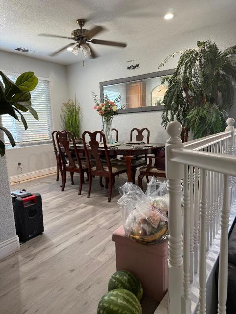 675 Pinot Noir Court, Los Banos CA: https://media.crmls.org/mediaz/bd578ddb-0201-4edf-a9d2-5900f3bc5ee2.jpg