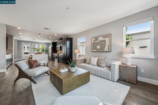 510 Ashton Way, Pleasant Hill CA: https://media.crmls.org/mediaz/bd57e286-e0ae-4f44-a30f-13d325dcca10.jpg