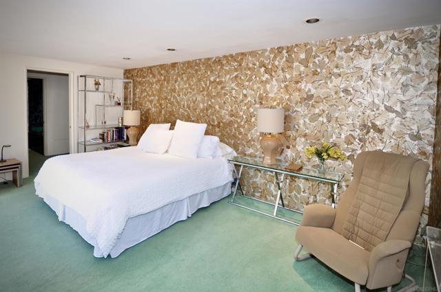 8294 Prestwick Dr, La Jolla CA: https://media.crmls.org/mediaz/bd5805d8-32cc-4b61-8a7f-add61016ee96.jpg