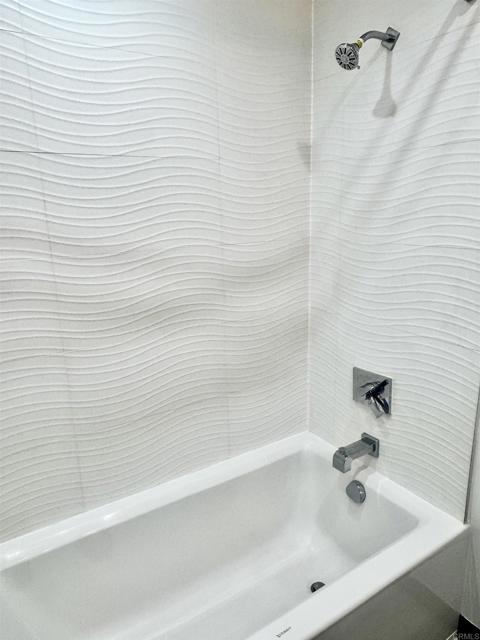 Detail Gallery Image 7 of 17 For 7224 Hillside Ave #32,  Hollywood,  CA 90046 - 2 Beds | 2 Baths