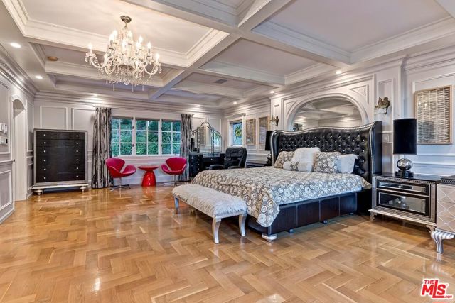 Drew Fenton | 725 N Faring Road Los Angeles CA | MLS: 7656668