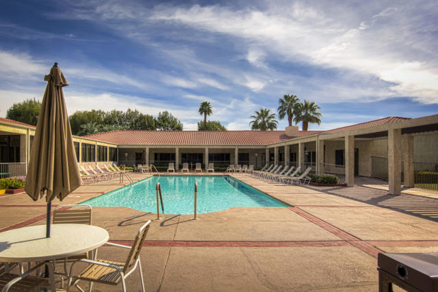 160 Hilligoss Drive, Cathedral City CA: https://media.crmls.org/mediaz/bd592323-bb93-407c-9ffc-258588f4a855.jpg