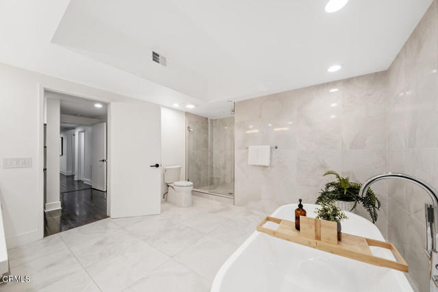 Detail Gallery Image 21 of 32 For 235 S Reeves Dr #104,  Beverly Hills,  CA 90212 - 2 Beds | 2/1 Baths
