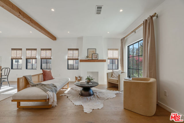 1280 S Sycamore Avenue, Los Angeles CA: https://media.crmls.org/mediaz/bd5a7243-4c2c-4d5b-8f66-0d8803ba92b3.jpg