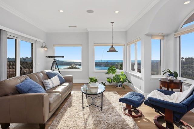 Detail Gallery Image 1 of 1 For 7564 Navigator Cir, Carlsbad,  CA 92011 - 4 Beds | 4 Baths