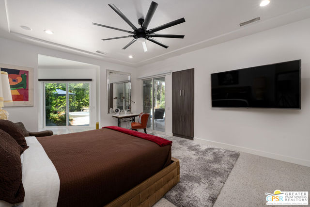 2160 N Hermosa Drive, Palm Springs CA: https://media.crmls.org/mediaz/bd5b9ea2-17d7-4704-a254-3e38f5a186ec.jpg