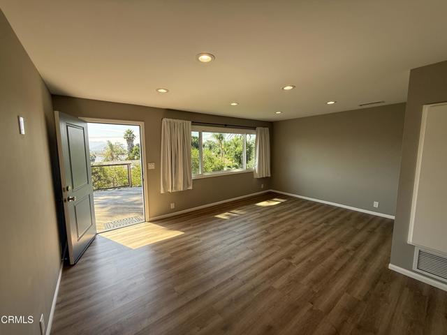 Detail Gallery Image 12 of 19 For 361 Grandview, Camarillo,  CA 93010 - 3 Beds | 2 Baths