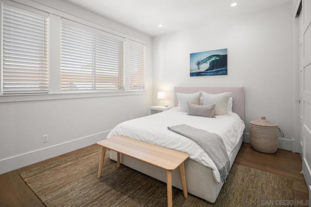 548 G Avenue, Coronado CA: https://media.crmls.org/mediaz/bd5bf9a5-8692-4d05-8744-ea7571cbb4fa.jpg