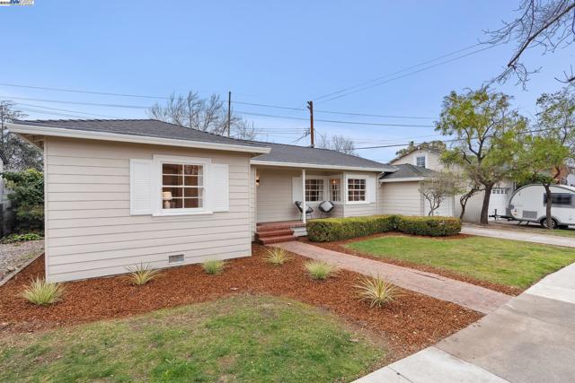 3031 Windsor Dr, Alameda, California 94501, 2 Bedrooms Bedrooms, ,1 BathroomBathrooms,Single Family Residence,For Sale,Windsor Dr,41084337