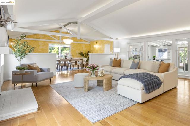 38 La Salle Ave, Piedmont CA: https://media.crmls.org/mediaz/bd5c512b-a24f-410e-ad43-1d9583becbd0.jpg