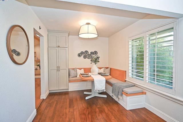 7776 Dublin Green Ct, Dublin CA: https://media.crmls.org/mediaz/bd5c6df0-3d6f-4745-acd1-17856129f0a7.jpg
