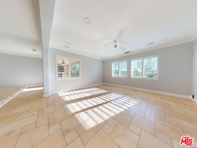 19320 Carranza Lane, Santa Clarita CA: https://media.crmls.org/mediaz/bd5c744d-39a2-4c19-8278-91b0cdb4b1a8.jpg