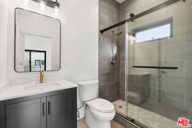 8931 Hubbard Street, Culver City CA: https://media.crmls.org/mediaz/bd5ca7b1-fdd4-4a07-b9c0-f6270633426d.jpg