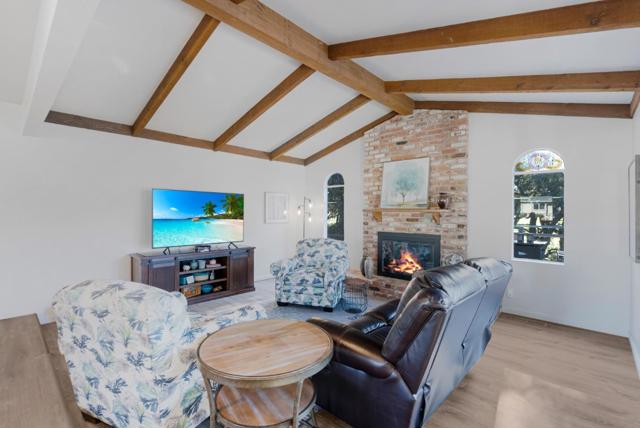 120 Marks Drive, Hollister CA: https://media.crmls.org/mediaz/bd5cbd6a-62a6-4d12-bae6-3566ce1c8e9b.jpg