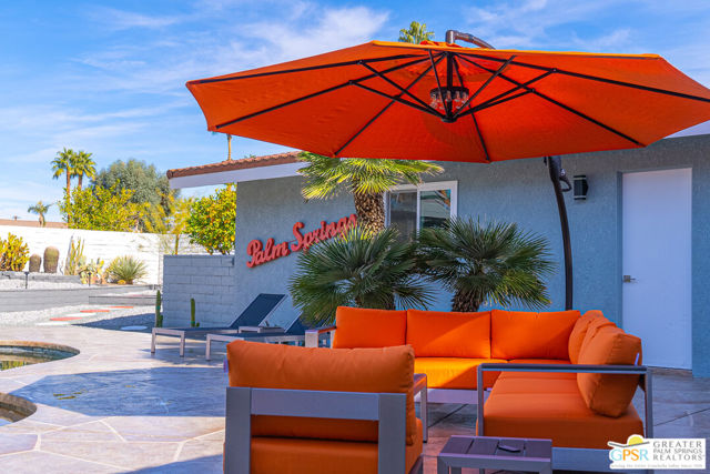 988 E Paseo El Mirador, Palm Springs CA: https://media.crmls.org/mediaz/bd5dbef5-ba75-4230-9d01-a49668637992.jpg