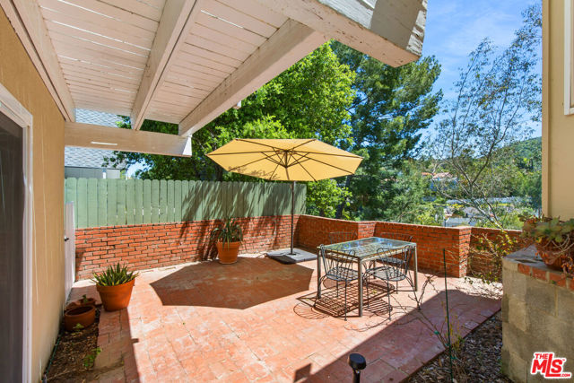 4236 Ensenada Drive, Woodland Hills CA: https://media.crmls.org/mediaz/bd5e440e-0f40-4fbf-9dd6-ca4fe131f1e9.jpg